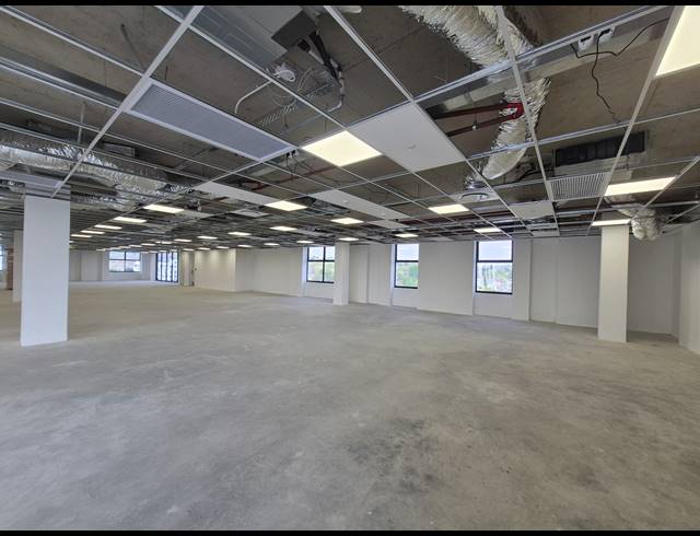 883M² OFFICE TO LET IN GLENADRIENNE